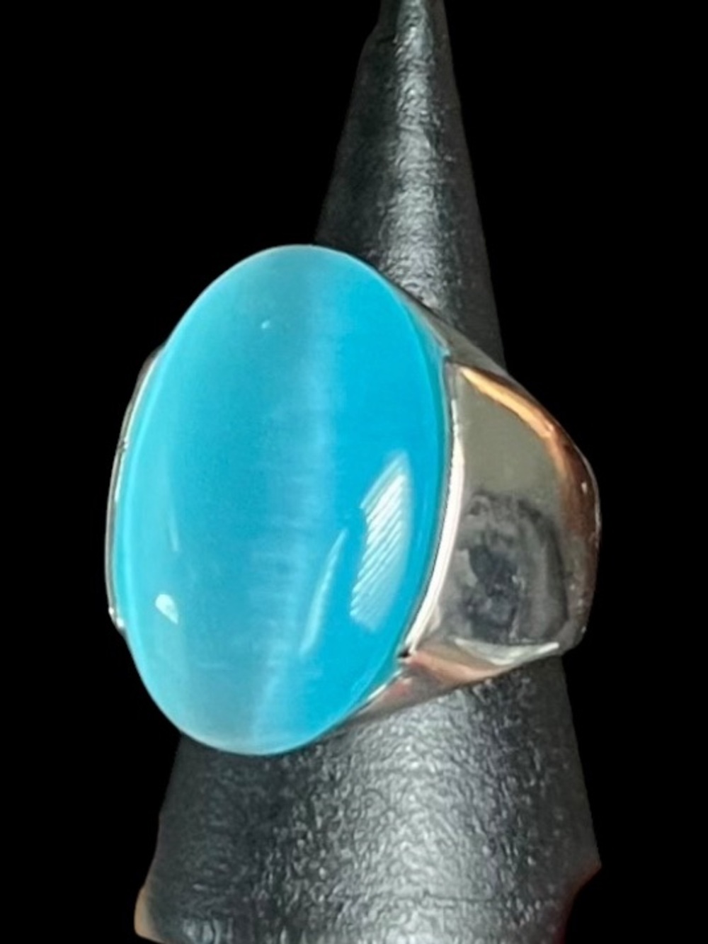 Ring - Picture 3 of 4